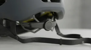 Precise fit rear adjustment dial on a secure sport helmet under £250.